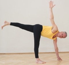 parivrtta-ardhachandrasana